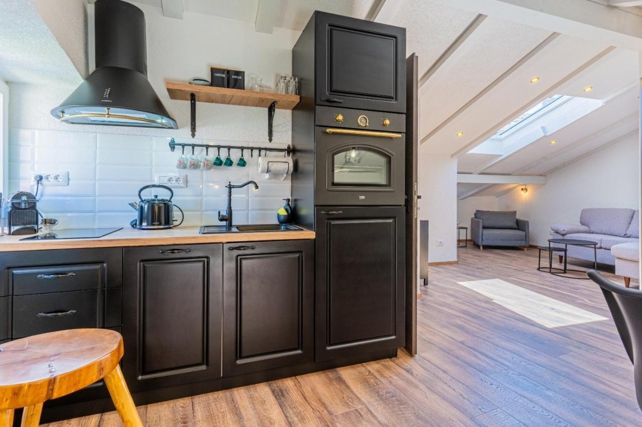 Apartments Rose Cres Zewnętrze zdjęcie