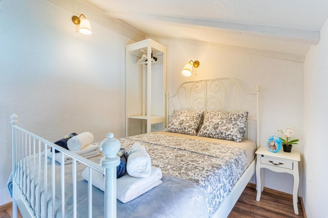 Apartments Rose Cres Zewnętrze zdjęcie